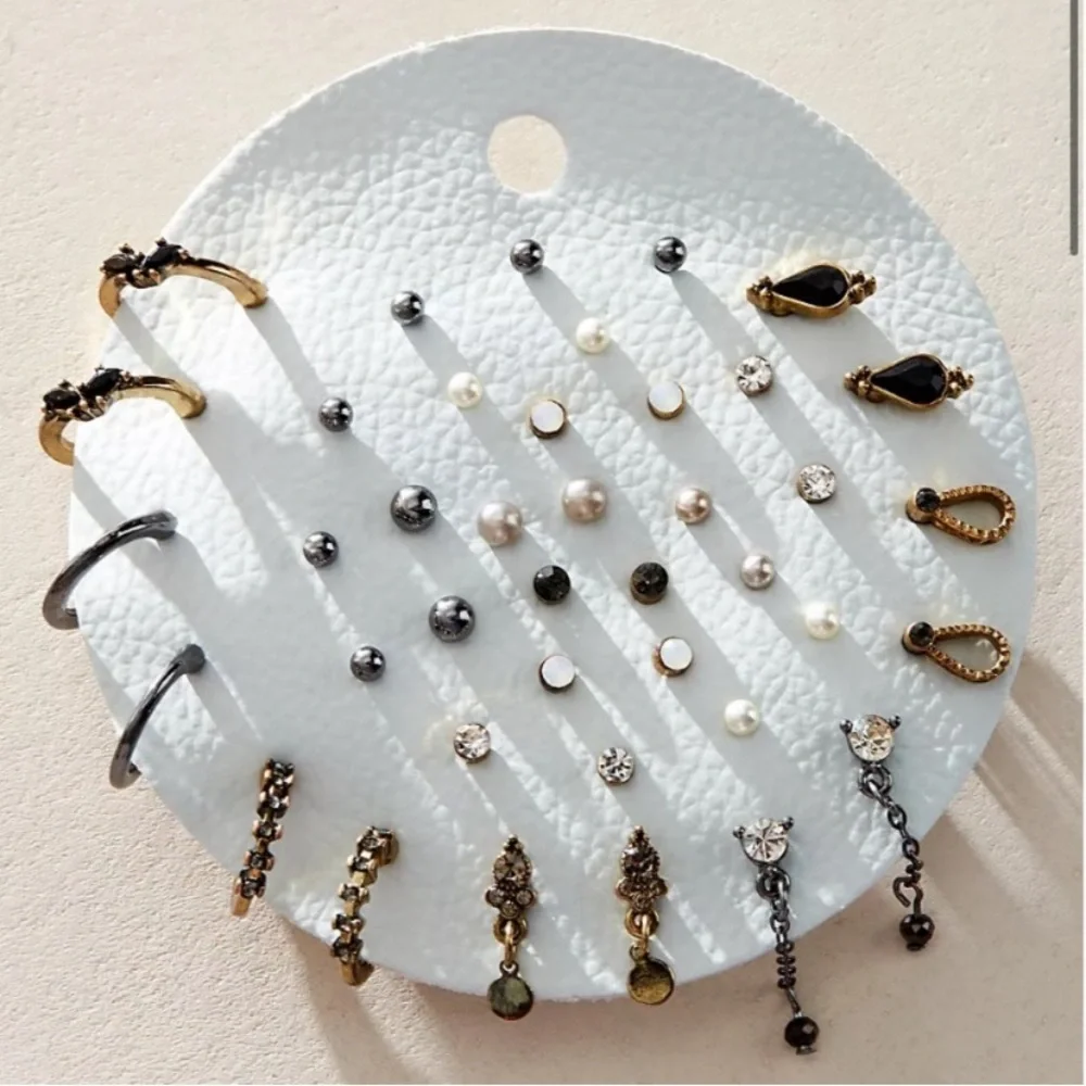 Free people pairs of earrings new with tags - Picture 1 of 6